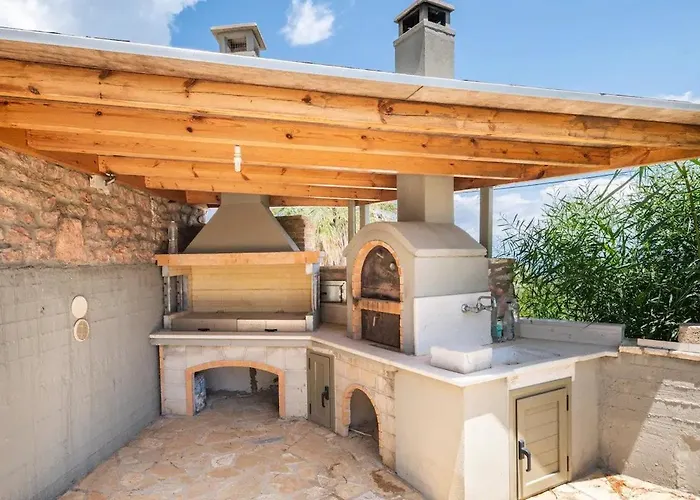 Peroulia Bay View Apartmán *